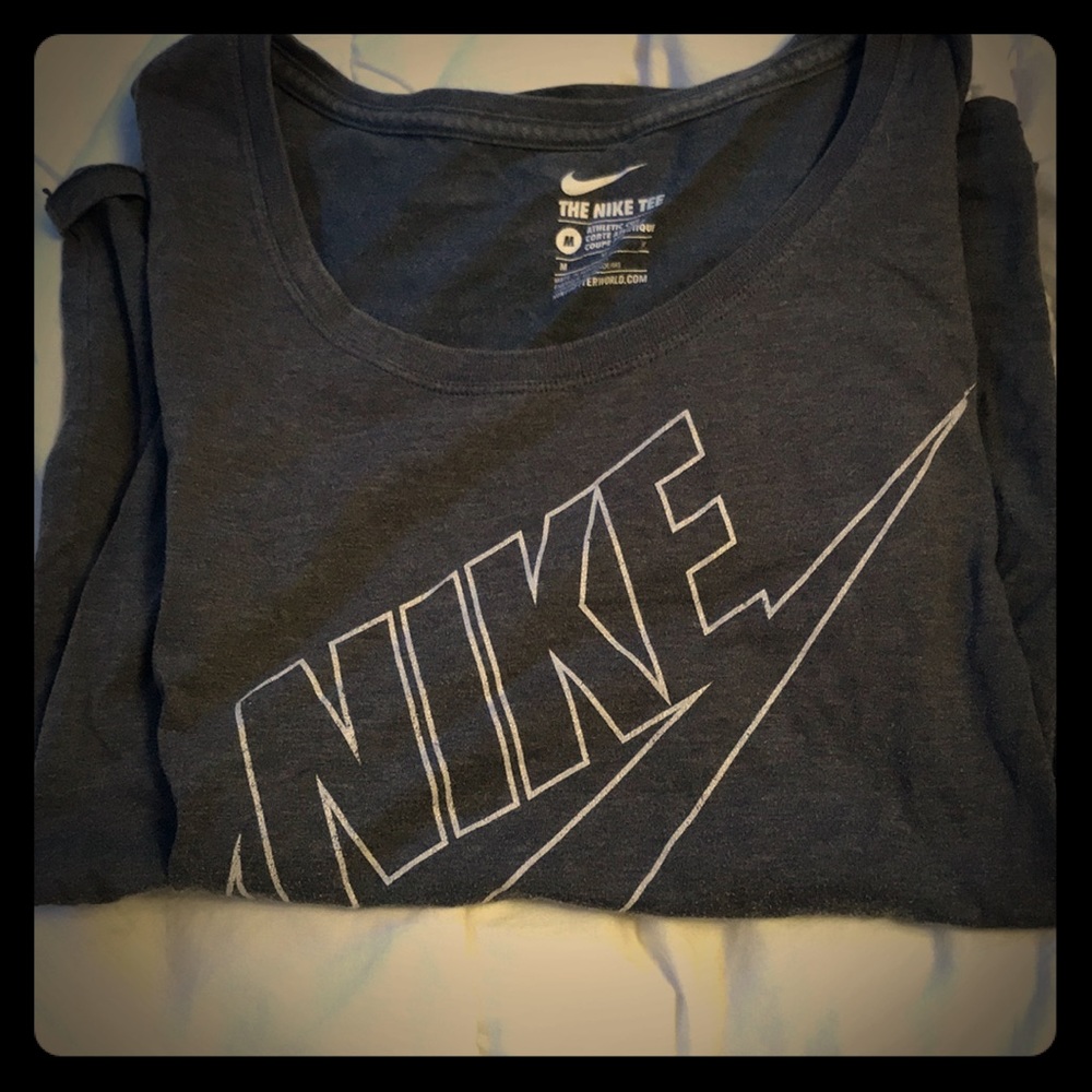 Athletic shirt